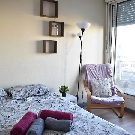 Apartment Superbe 3 Pieces Avec Terrasse 50 M2 10 Minutes A Pieds Du Centre 2 Chambres Et Un Salon