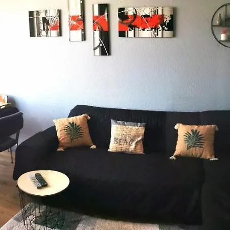 Apartment Superbe 3 Pieces Avec Terrasse 50 M2 10 Minutes A Pieds Du Centre 2 Chambres Et Un Salon