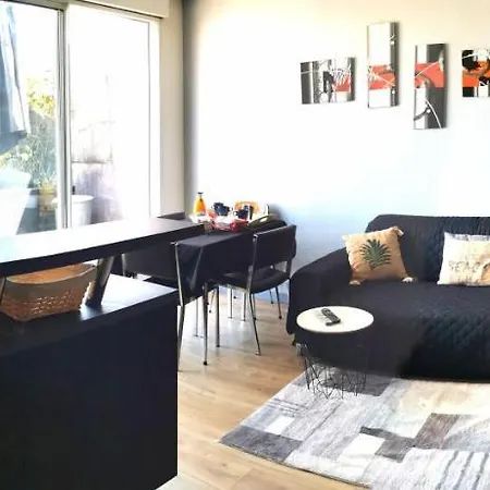 Apartment Superbe 3 Pieces Avec Terrasse 50 M2 10 Minutes A Pieds Du Centre 2 Chambres Et Un Salon *