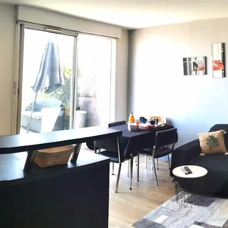 Apartment Superbe 3 Pieces Avec Terrasse 50 M2 10 Minutes A Pieds Du Centre 2 Chambres Et Un Salon *